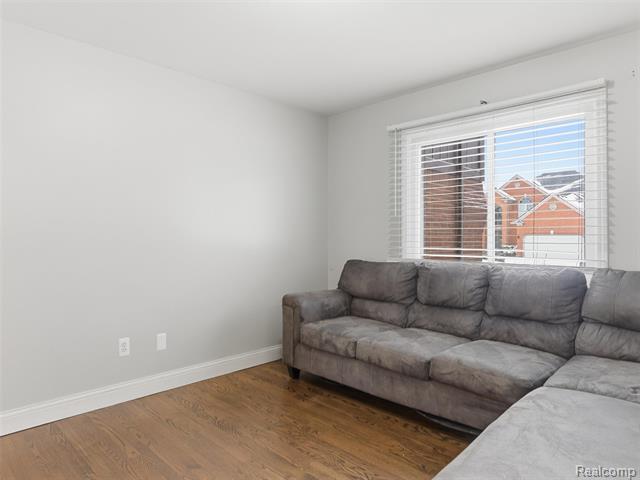 Builiding view five for 48194 Lamplighter Tr, Macomb, MI. 48044