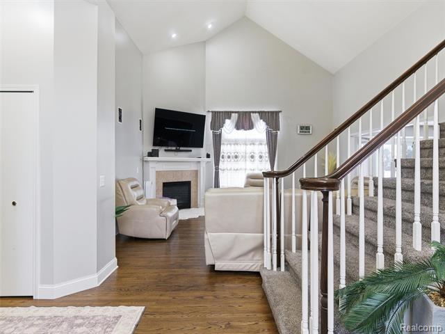 Builiding view four for 48194 Lamplighter Tr, Macomb, MI. 48044