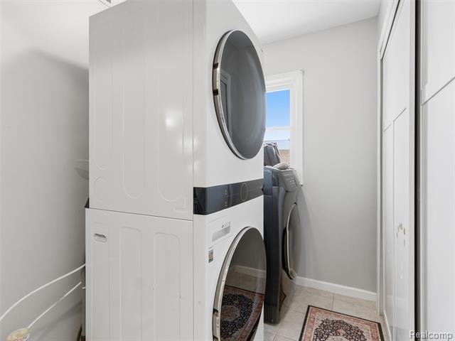 Builiding view fourteen for 48194 Lamplighter Tr, Macomb, MI. 48044