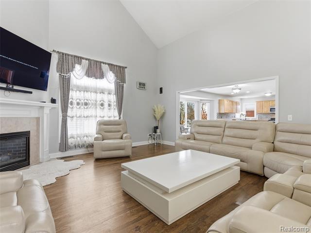 Builiding view six for 48194 Lamplighter Tr, Macomb, MI. 48044