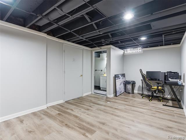 Builiding view thirty one for 48194 Lamplighter Tr, Macomb, MI. 48044