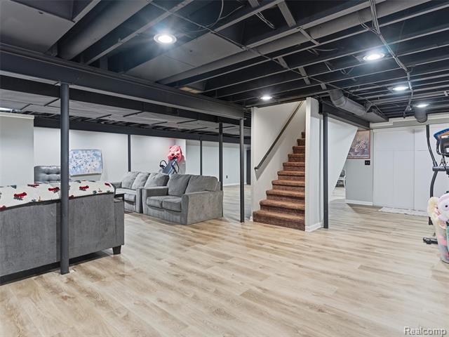 Builiding view twenty eight for 48194 Lamplighter Tr, Macomb, MI. 48044