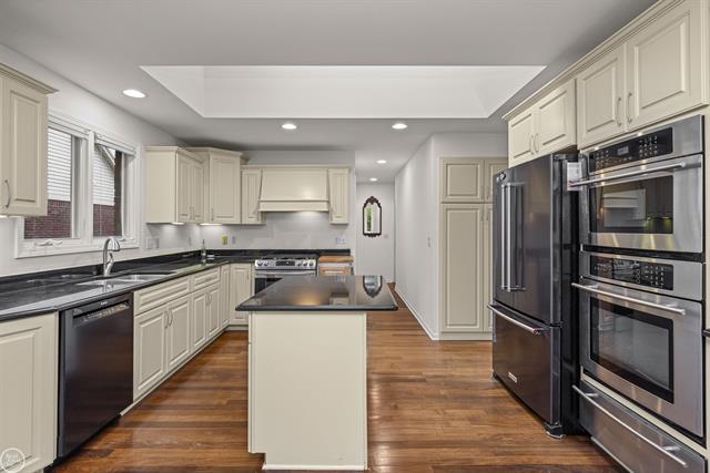 Builiding view fifteen for 49350 Monte, New Baltimore, MI. 48047