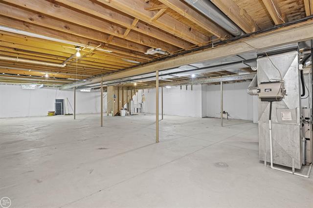 Builiding view thirty eight for 49350 Monte, New Baltimore, MI. 48047