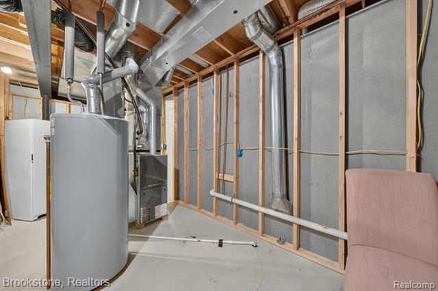 Builiding view thirty nine for 47749 Dennis Baert D, Macomb, MI. 48044