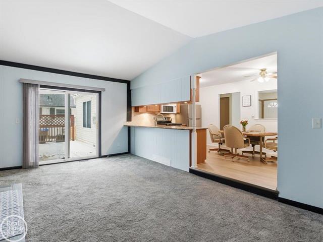 Builiding view seventeen for 32065 Lakepoint, New Baltimore, MI. 48047