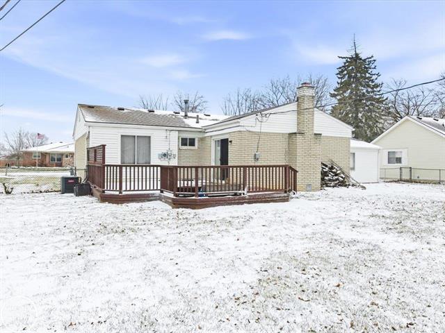 Builiding view thirty one for 32065 Lakepoint, New Baltimore, MI. 48047