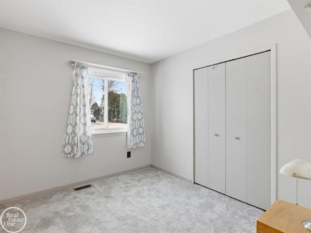 Builiding view twenty two for 32065 Lakepoint, New Baltimore, MI. 48047