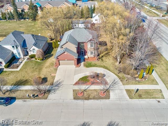 front view for 18681 Turnberry Dr, Macomb, Mi. 48044