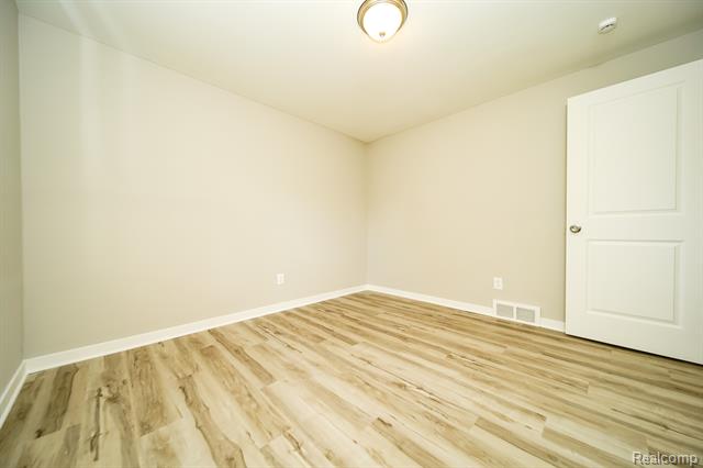 Builiding view forty for 48297 Mallard, New Baltimore, MI. 48047