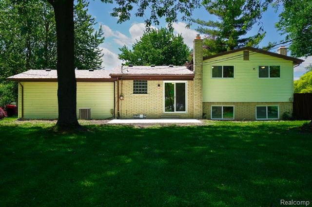 Builiding view six for 48297 Mallard, New Baltimore, MI. 48047