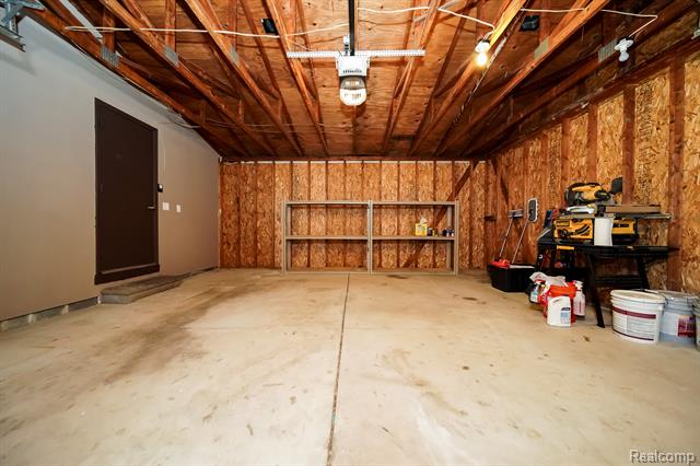 Builiding view sixty nine for 48297 Mallard, New Baltimore, MI. 48047