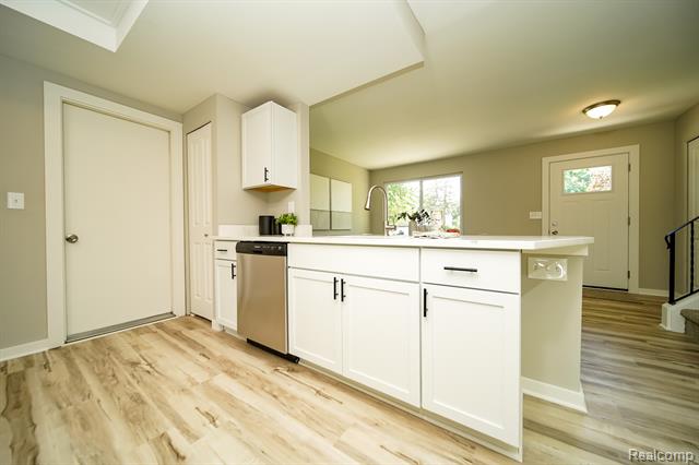 Builiding view twenty one for 48297 Mallard, New Baltimore, MI. 48047