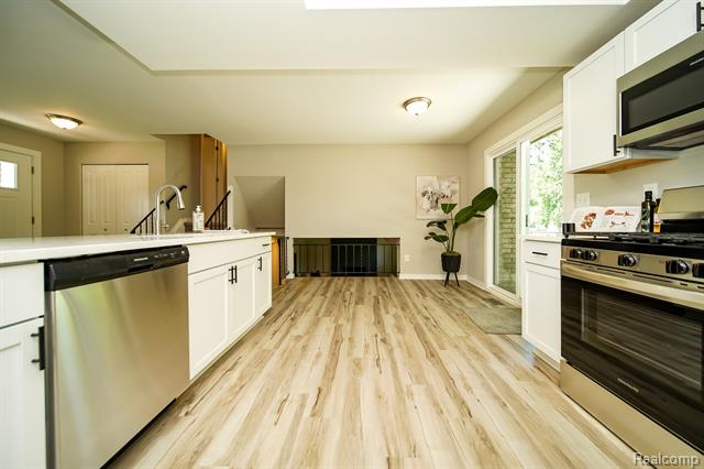 Builiding view twenty for 48297 Mallard, New Baltimore, MI. 48047