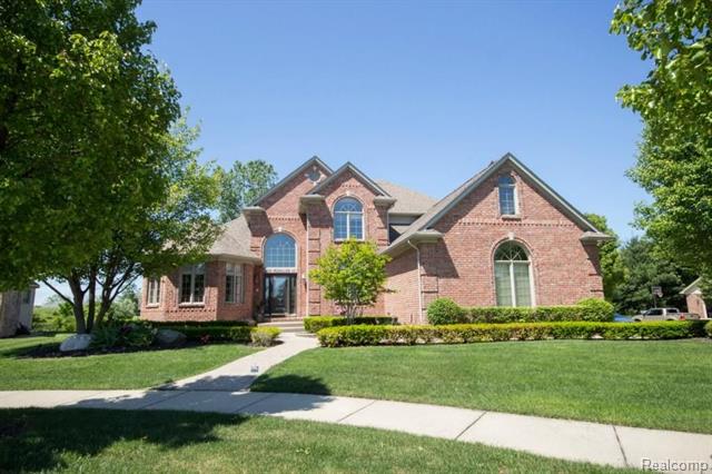 front view for 21675 Medallion Ct, Macomb, Mi. 48044