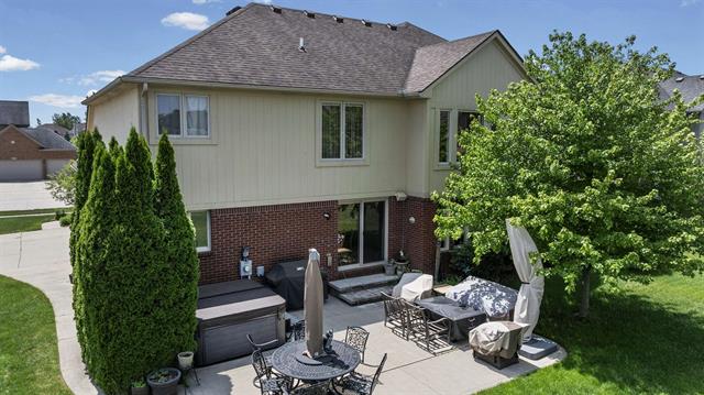 Builiding view fifty one for 18913 Strongford, Macomb, MI. 48044