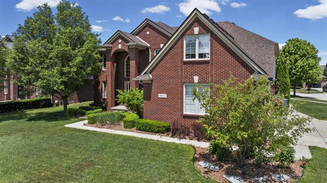 Builiding view five for 18913 Strongford, Macomb, MI. 48044