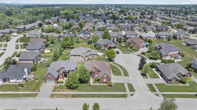 Builiding view two for 18913 Strongford, Macomb, MI. 48044