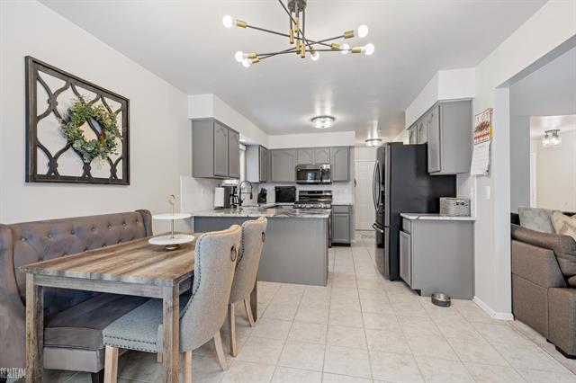 Builiding view seven for 27530 Cedar Glen, New Baltimore, MI. 48051