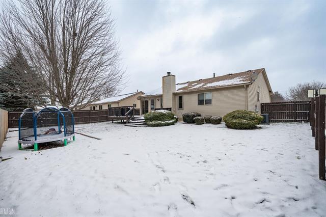 Builiding view twenty five for 27530 Cedar Glen, New Baltimore, MI. 48051