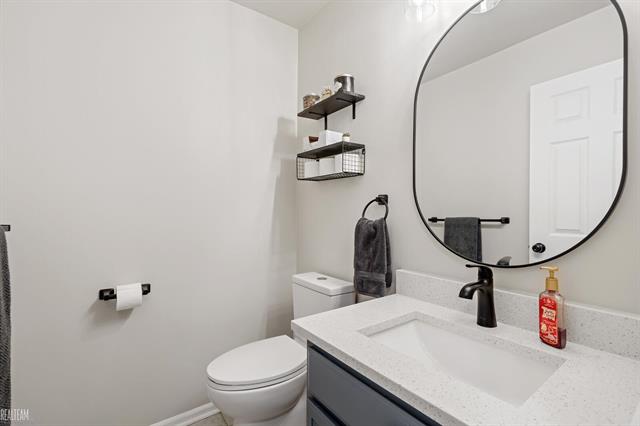 Builiding view twenty one for 27530 Cedar Glen, New Baltimore, MI. 48051