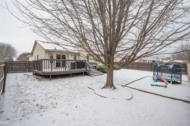 Builiding view twenty three for 27530 Cedar Glen, New Baltimore, MI. 48051