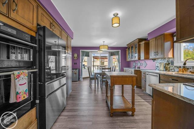 Builiding view eleven for 28771 Squire, New Baltimore, MI. 48047