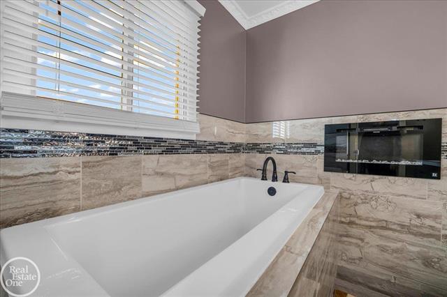 Builiding view nineteen for 28771 Squire, New Baltimore, MI. 48047