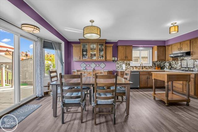 Builiding view ten for 28771 Squire, New Baltimore, MI. 48047