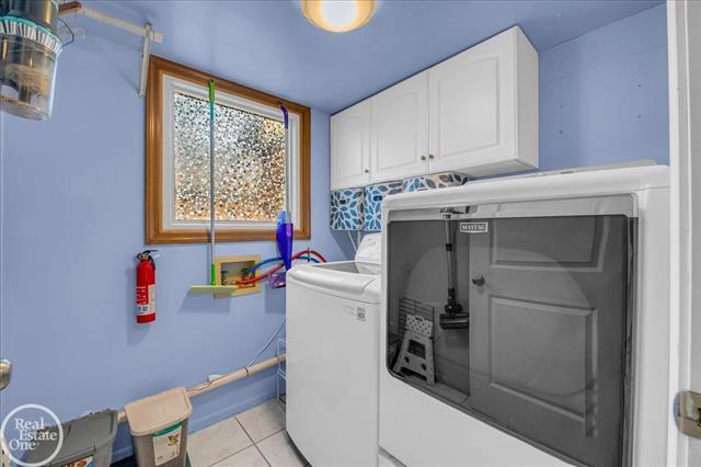 Builiding view thirteen for 28771 Squire, New Baltimore, MI. 48047