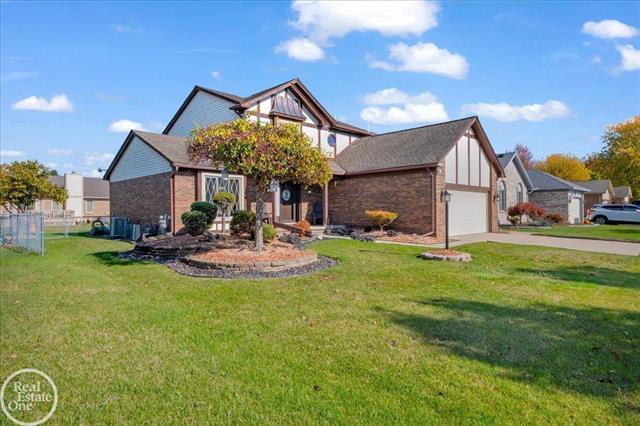 Builiding view thirty five for 28771 Squire, New Baltimore, MI. 48047