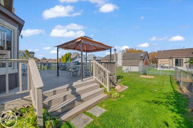 Builiding view thirty two for 28771 Squire, New Baltimore, MI. 48047