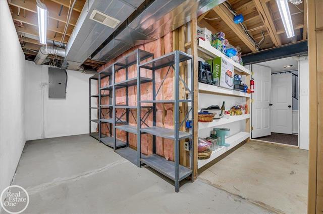 Builiding view twenty eight for 28771 Squire, New Baltimore, MI. 48047