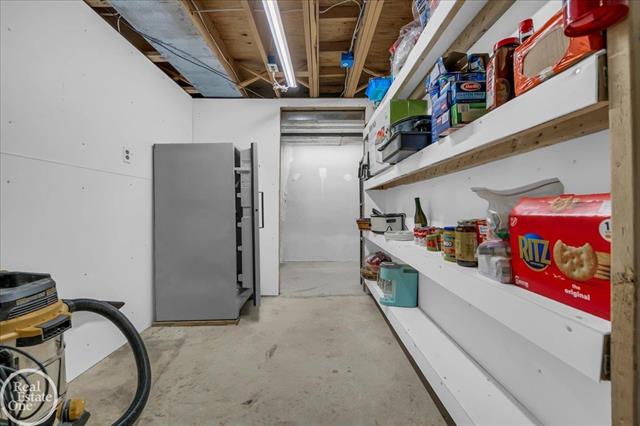 Builiding view twenty nine for 28771 Squire, New Baltimore, MI. 48047