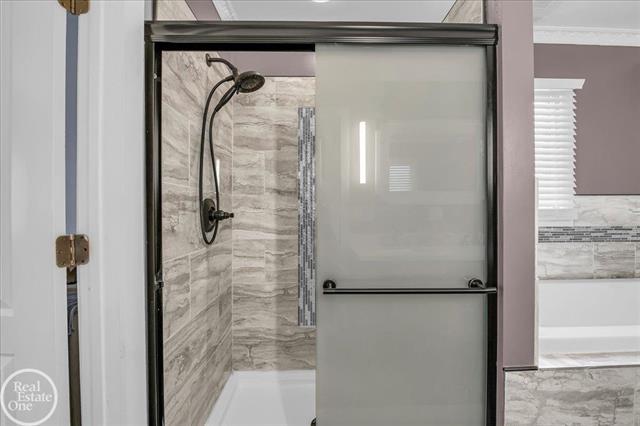 Builiding view twenty for 28771 Squire, New Baltimore, MI. 48047