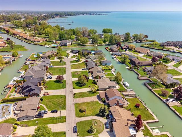 Builiding view seventy one for 49708 Nautical, New Baltimore, MI. 48047