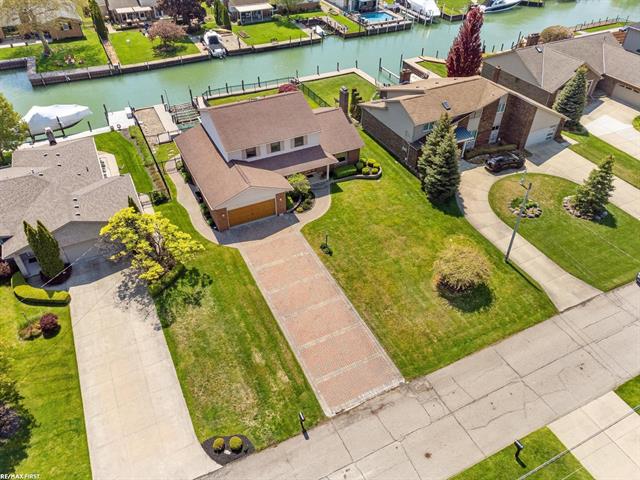 Builiding view sixty nine for 49708 Nautical, New Baltimore, MI. 48047