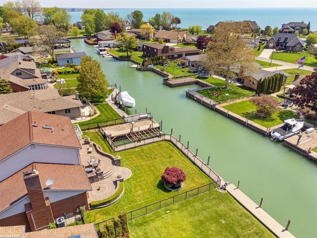 Builiding view sixty one for 49708 Nautical, New Baltimore, MI. 48047