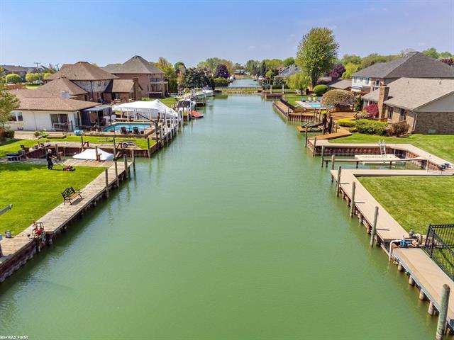 Builiding view sixty seven for 49708 Nautical, New Baltimore, MI. 48047
