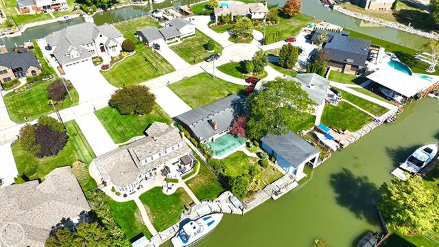 Builiding view five for 49750 Nautical, New Baltimore, MI. 48047