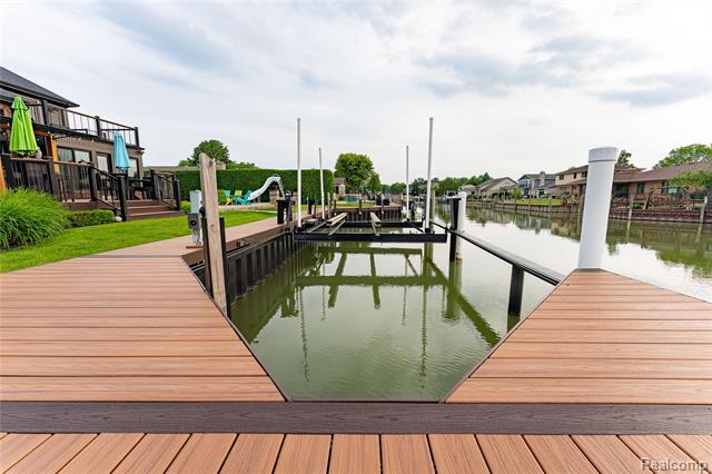 Builiding view forty one for 49729 Nautical, New Baltimore, MI. 48047