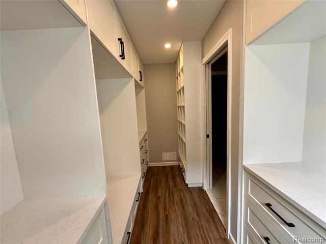 Builiding view twenty three for 49729 Nautical, New Baltimore, MI. 48047