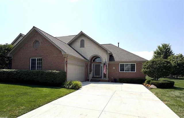 front view picture of 33878 Au Sable Dr, New Baltimore, MI. 48047