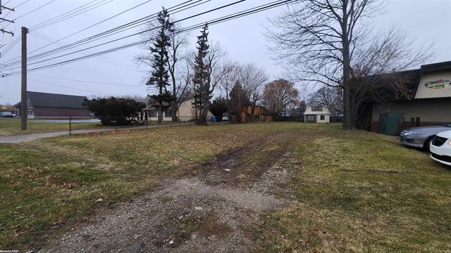 Builiding view four for 49520 Gratiot, New Baltimore, MI. 48051