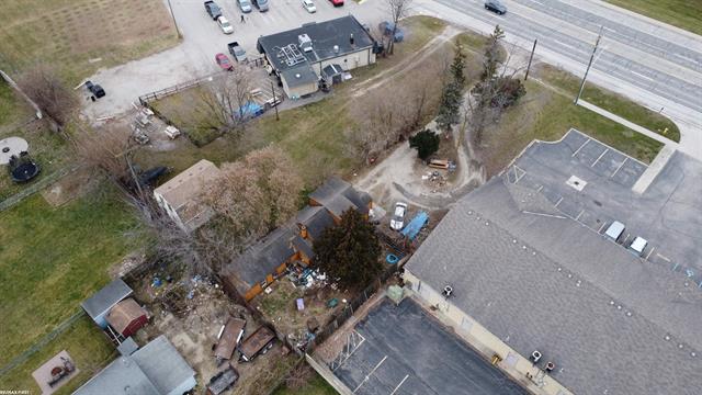 Builiding view twelve for 49520 Gratiot, New Baltimore, MI. 48051