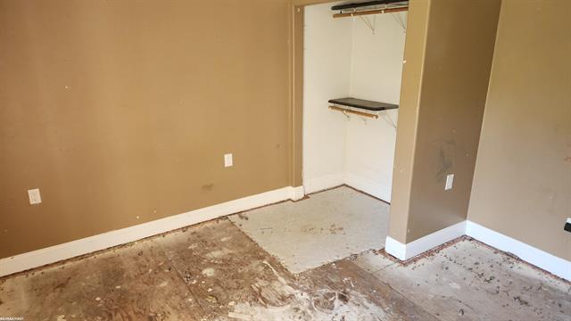 Builiding view twenty four for 49520 Gratiot, New Baltimore, MI. 48051