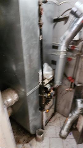 Builiding view twenty one for 49520 Gratiot, New Baltimore, MI. 48051