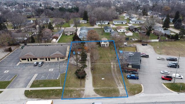 front view for 49520 Gratiot, New Baltimore, Mi. 48051