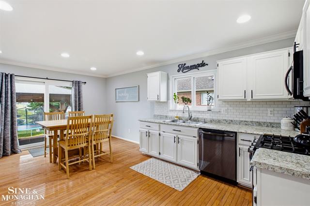 Builiding view nine for 21712 Sabrina, Macomb, MI. 48044