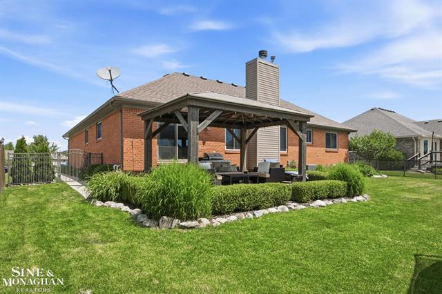 Builiding view thirty for 21712 Sabrina, Macomb, MI. 48044